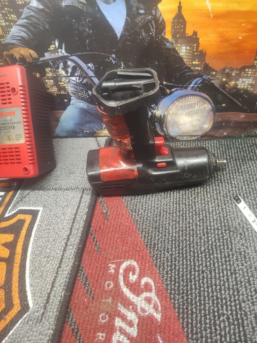 Snap on CT 3850 cordless impact needs batteries