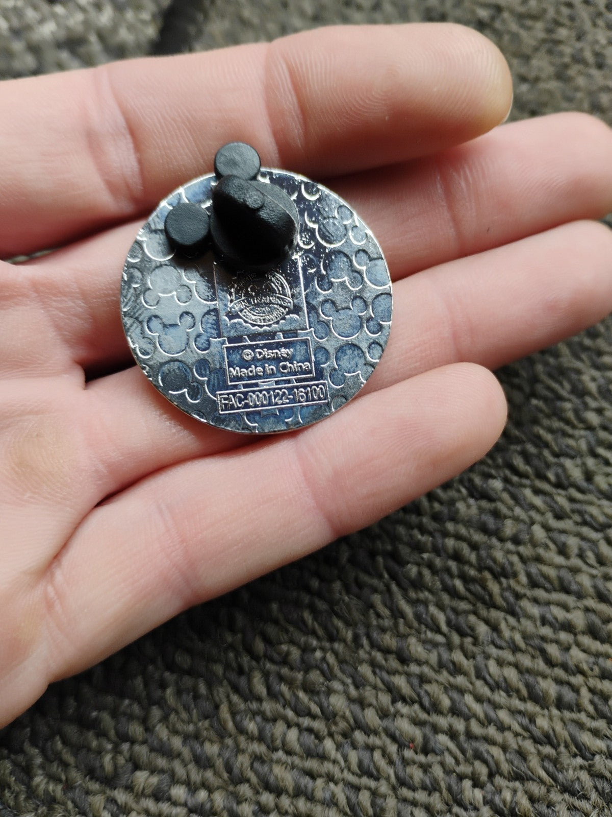 Disney Lilo and Stitch Surprised Face Round Blue Pin 2016