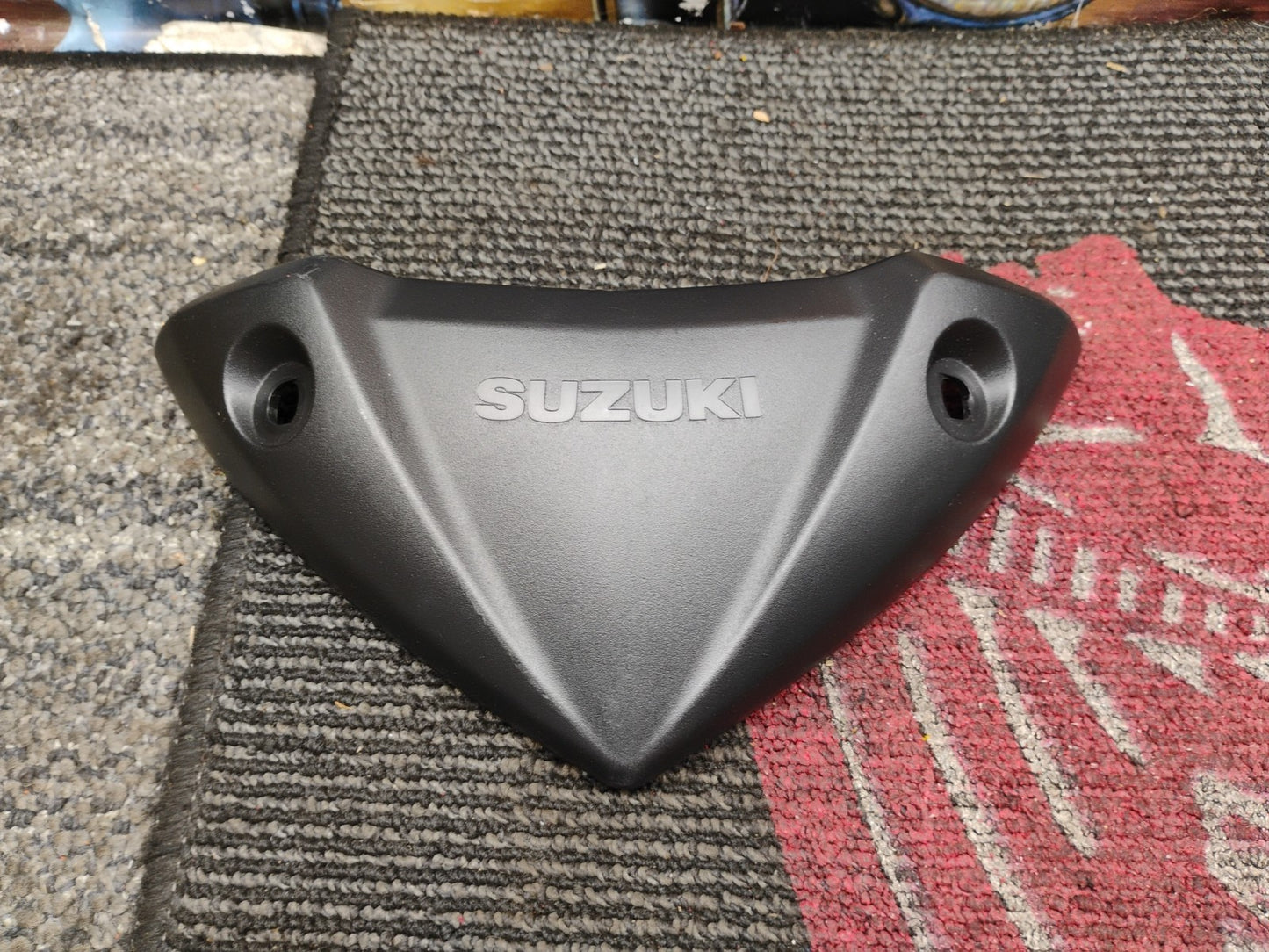 Suzuki GSX-S 1000 2015 speedometer / cockpit cover 51811-04K0