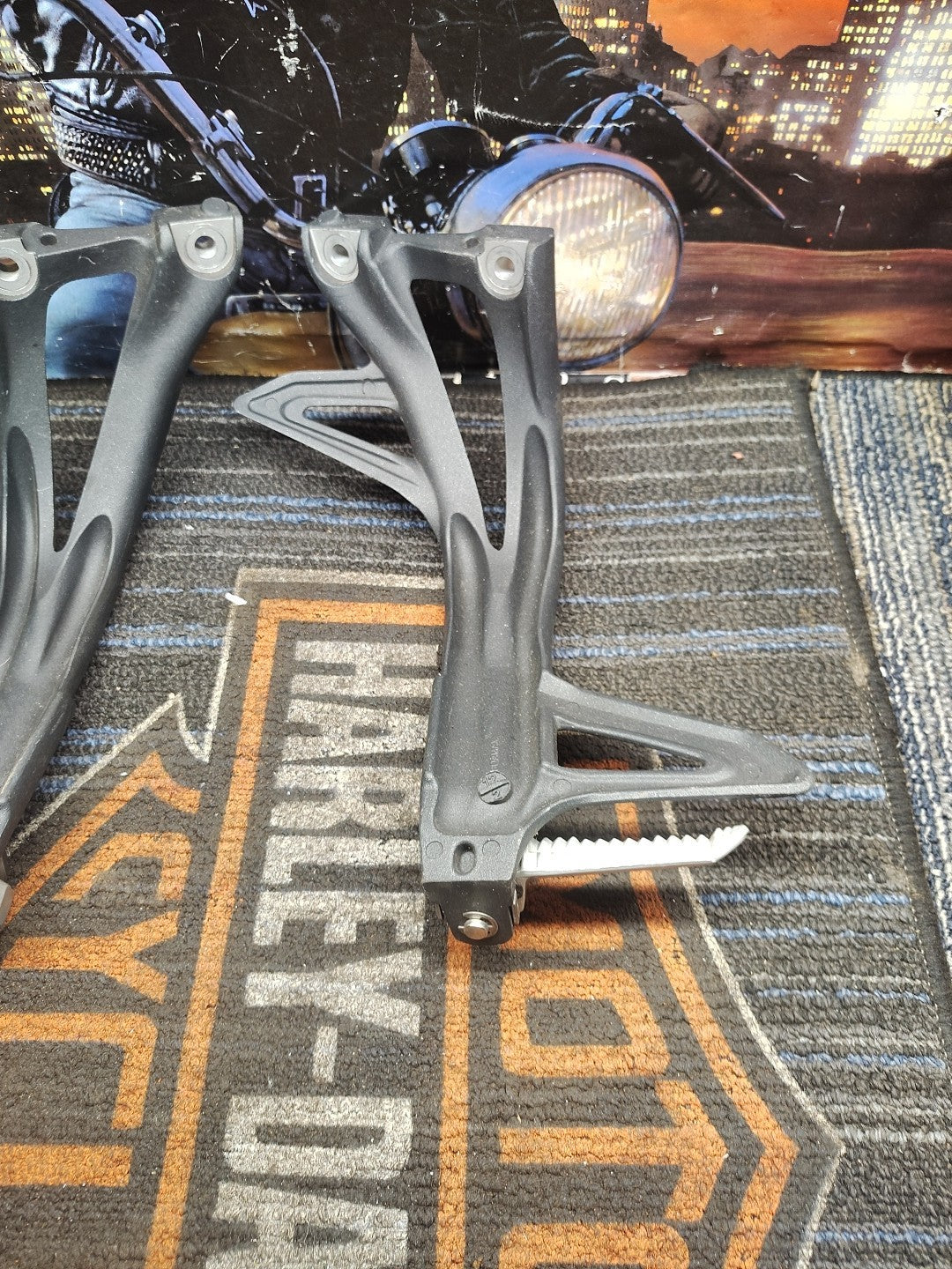 Triumph Speed Triple R Genuine Tandem Step T0401A08 First Come First Served