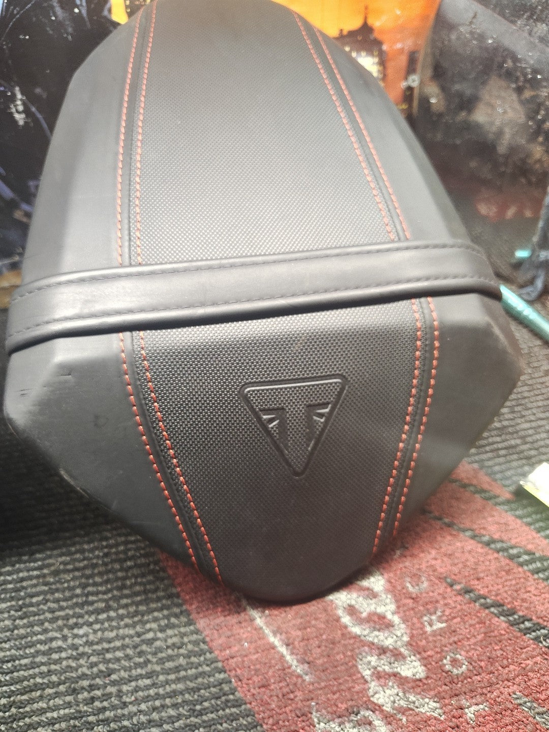 T2309818 GENUINE TRIUMPH SPEED TRIPLE R BLACK AND RED PILLION SEAT