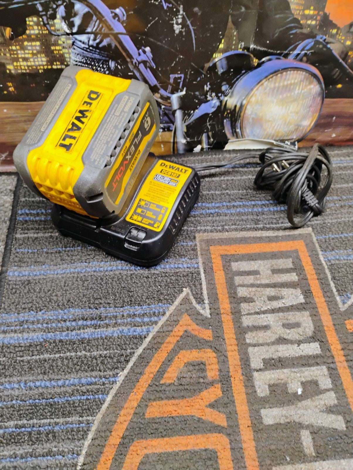 DEWALT DCB606C Flexvolt 60V Max Li-Ion Starter Kit