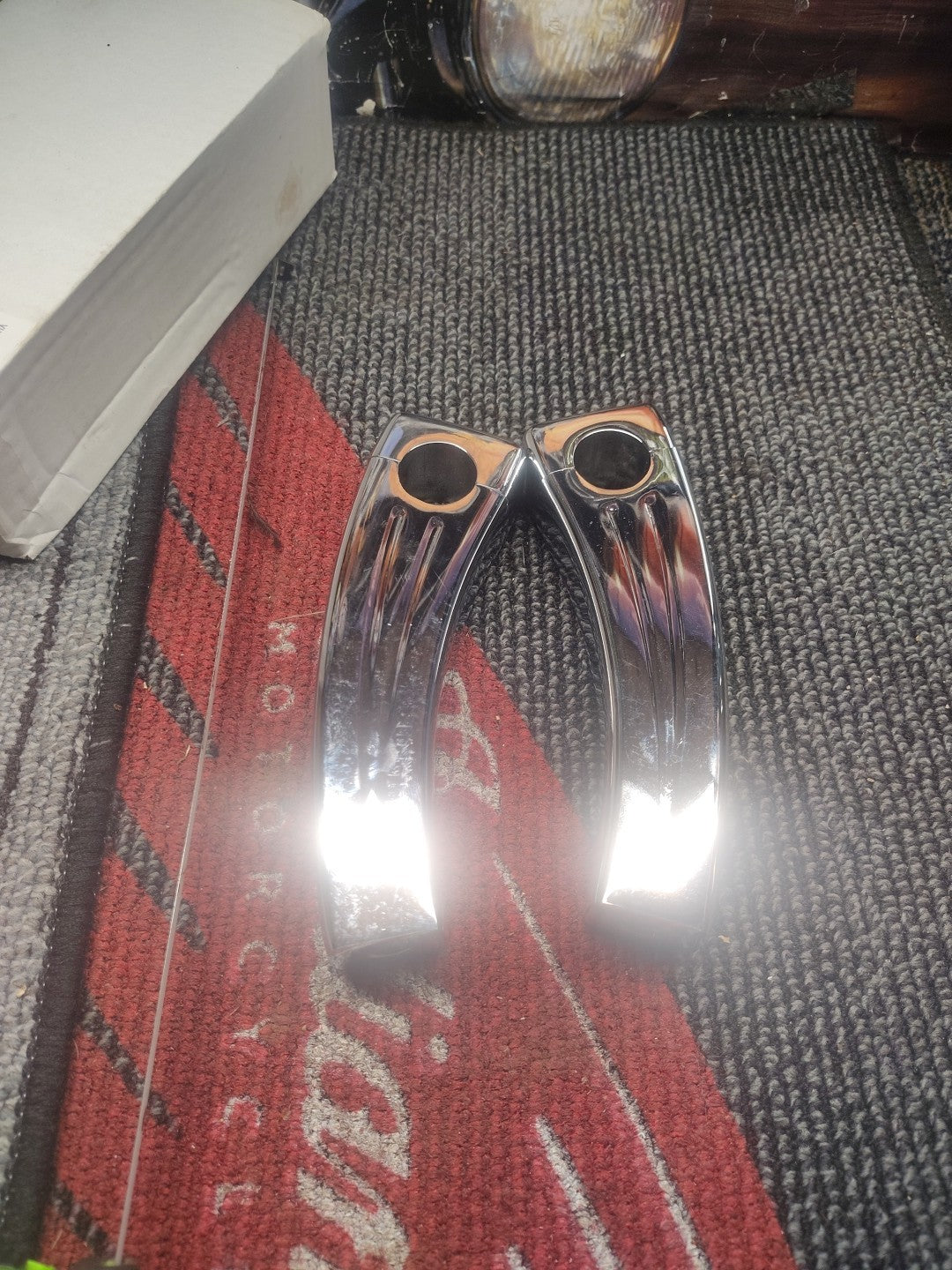 HARLEY DAVIDSON Universal HANDLEBAR CHROME PULL BACK RISER RISERS 4.5"In