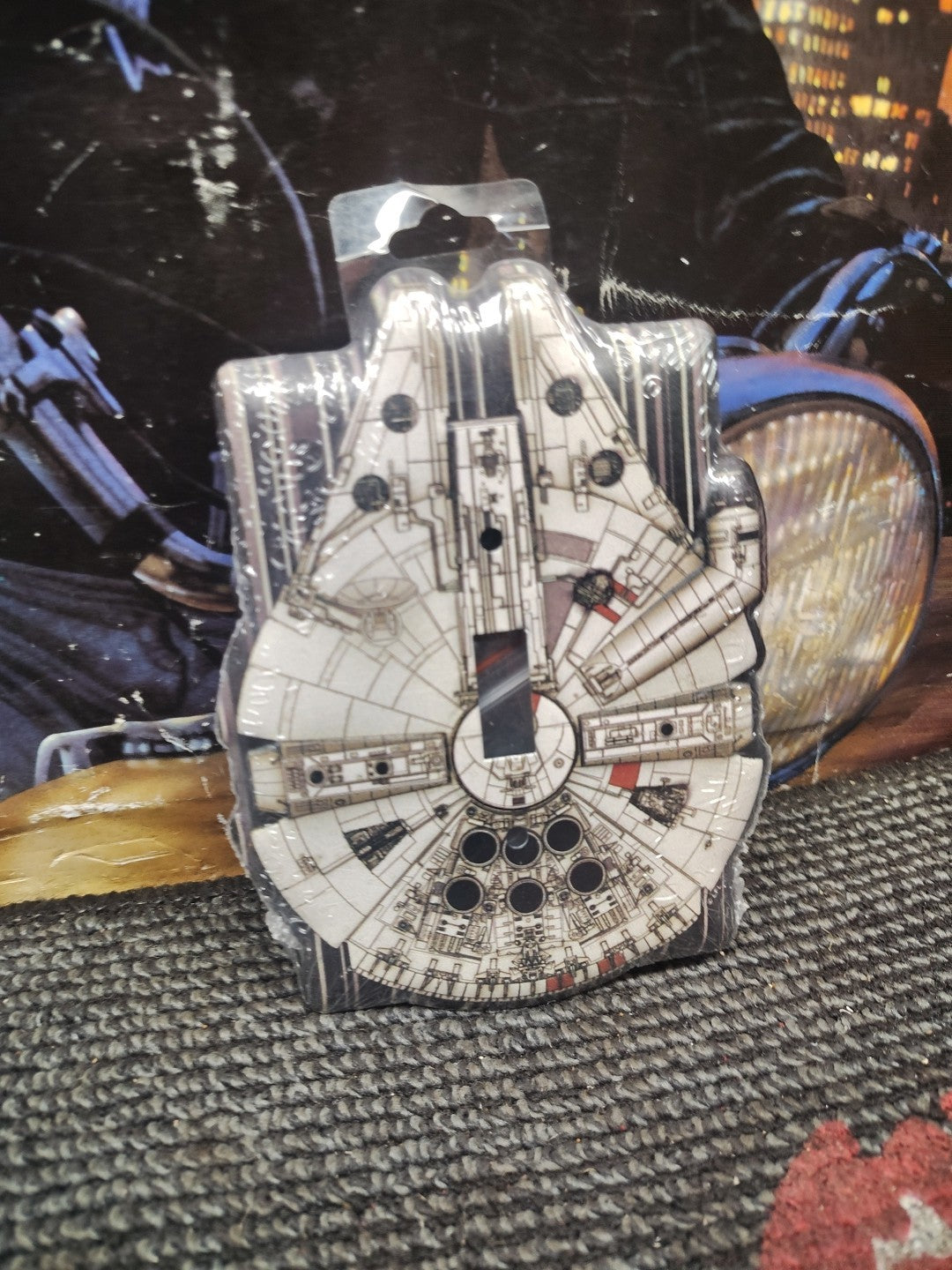 STAR WARS MILLENNIUM FALCON LIGHT SWITCH COVER