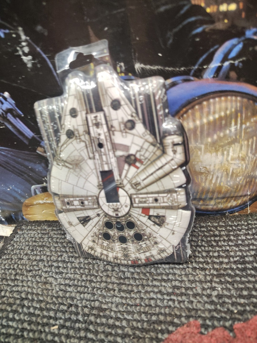 STAR WARS MILLENNIUM FALCON LIGHT SWITCH COVER