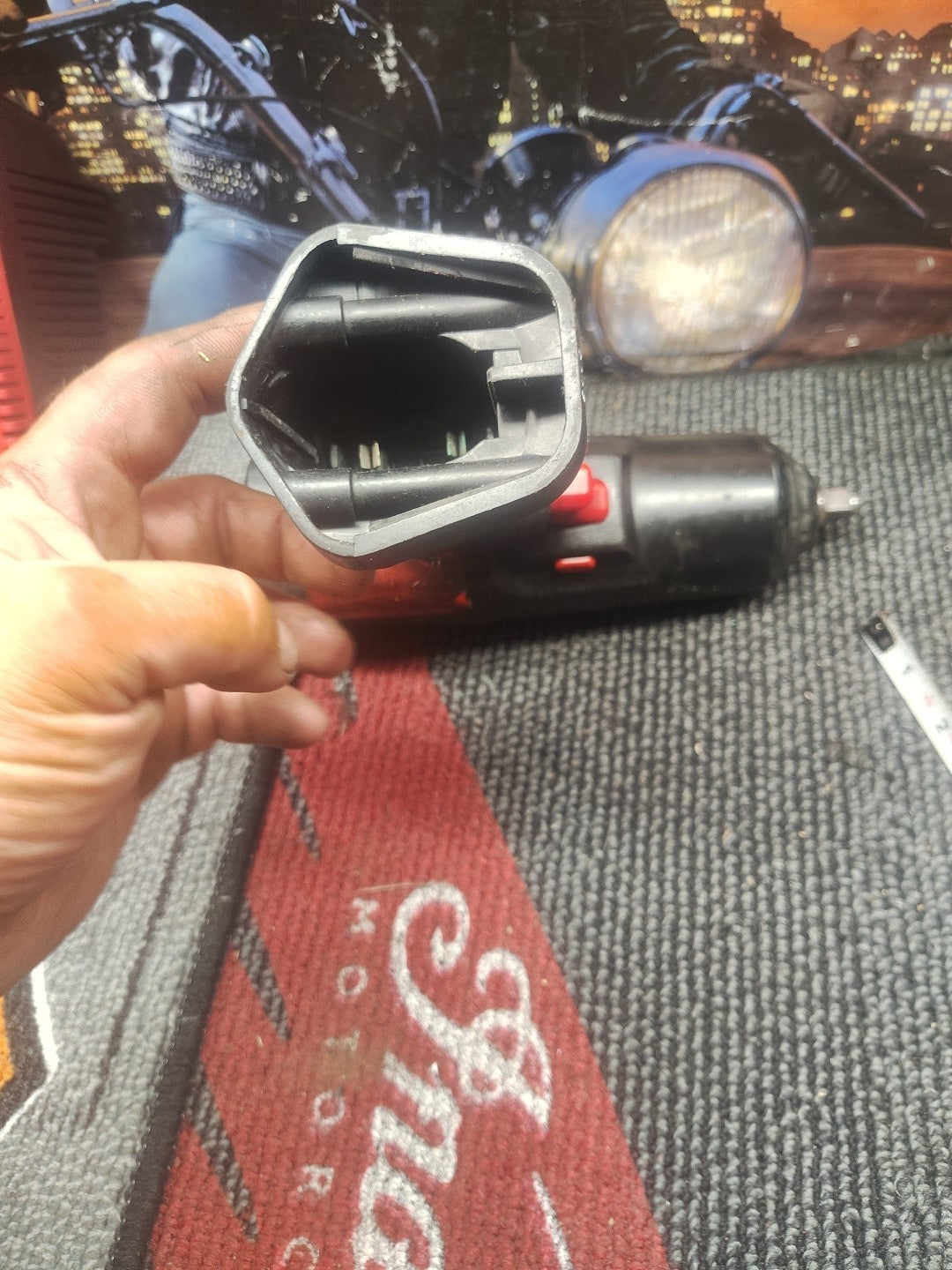 Snap on CT 3850 cordless impact needs batteries