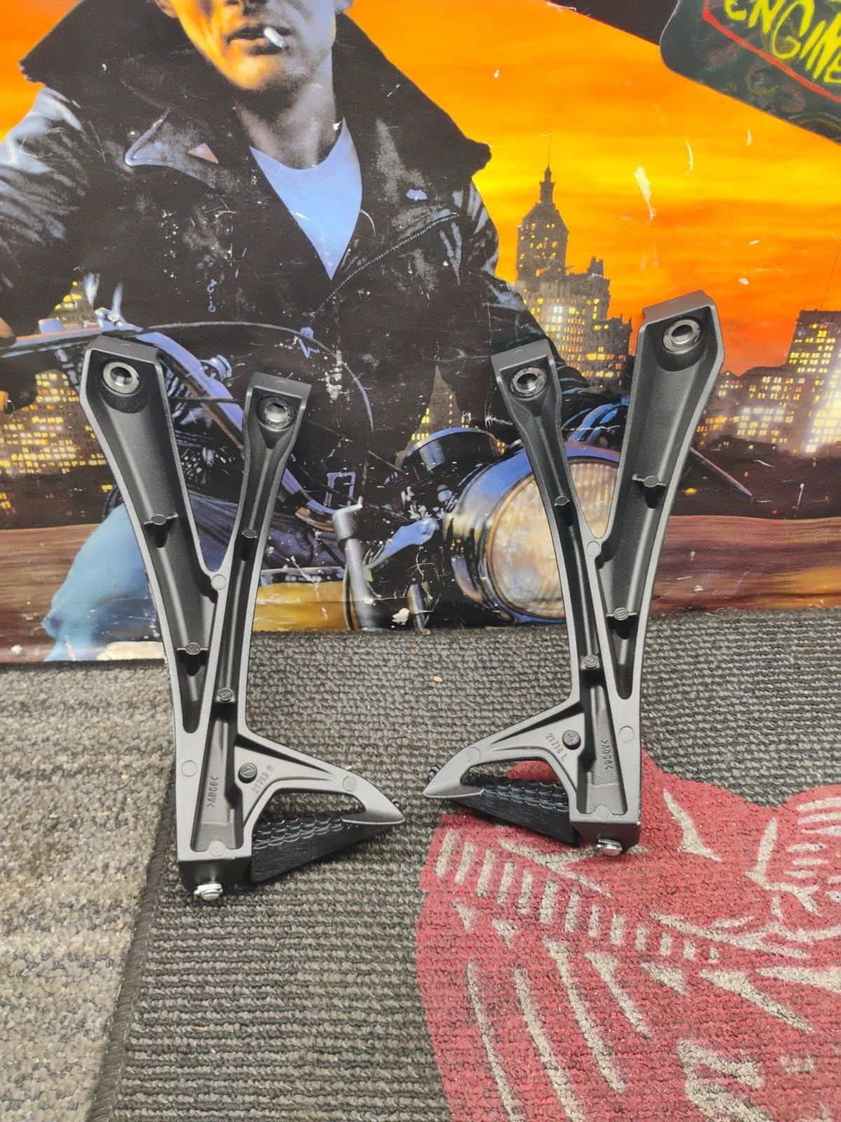 Suzuki Rear Footpeg Assembly R&L