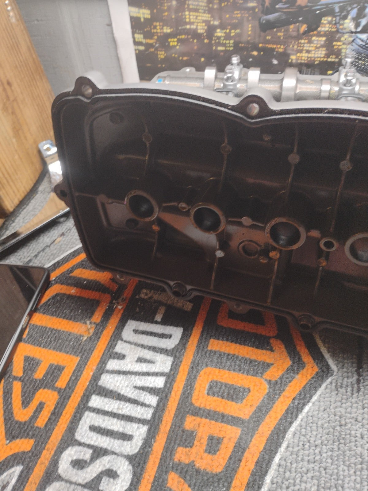 21 Triumph Rocket III 3 GT 2500 engine head valve cover cam rocker cover