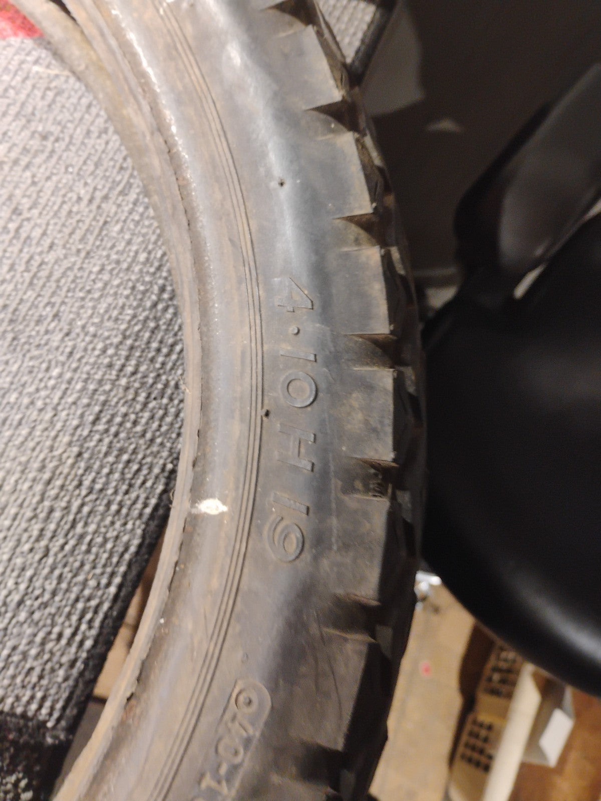 Nos 1969 Vintage Roadmaster Tt100 19in vintage motorcycle tire for display nos
