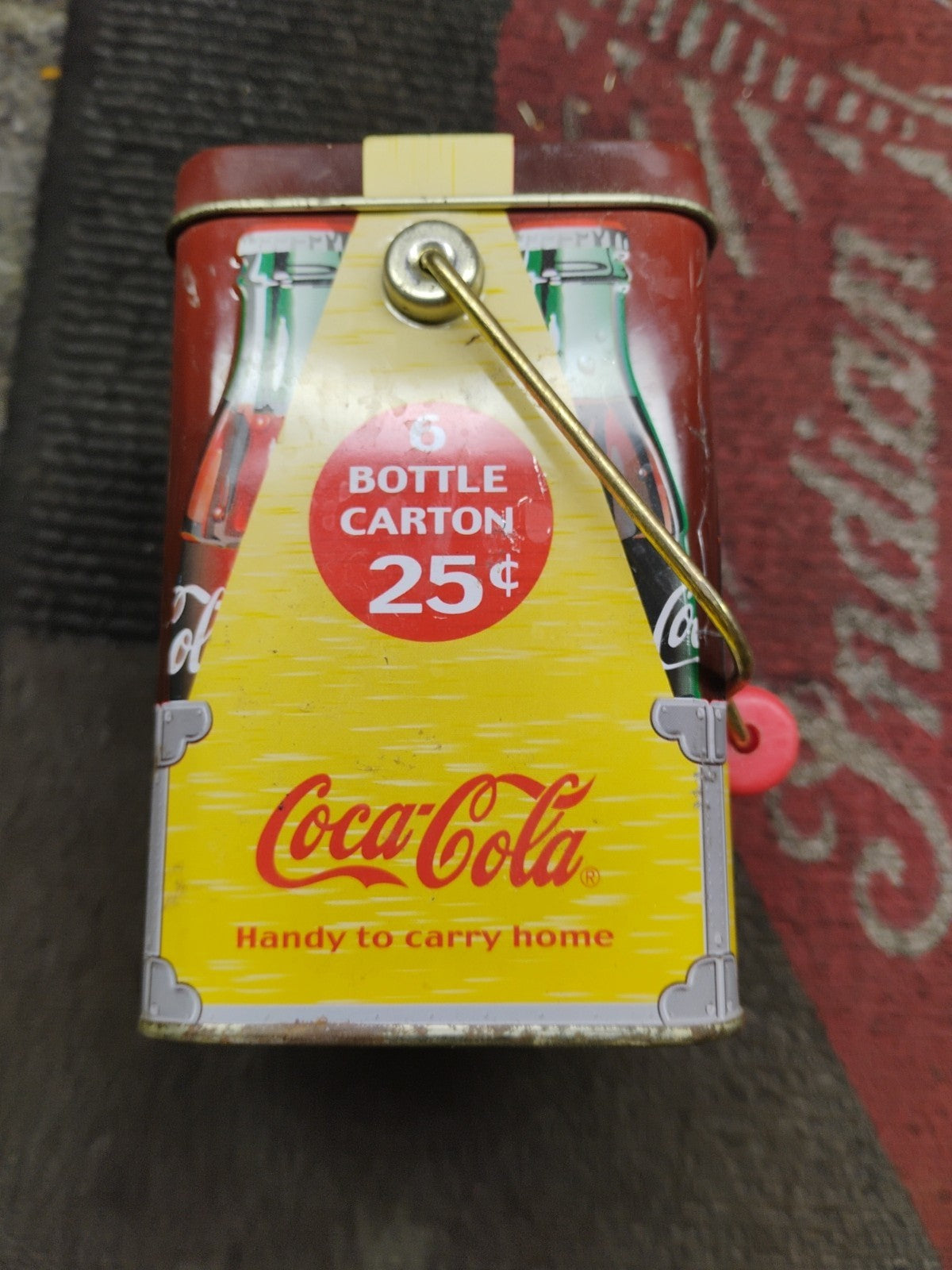 1999 Coca Cola Collectors Tin 6 Bottle Carry Tin With Plastic Handle (5X3.5X5in)