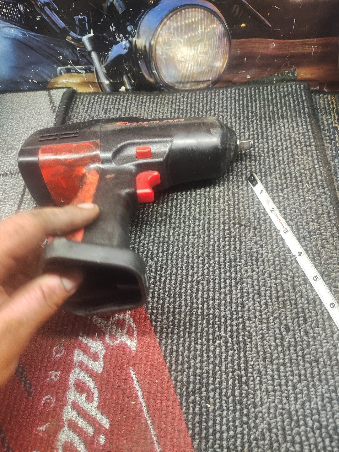 Snap on CT 3850 cordless impact needs batteries
