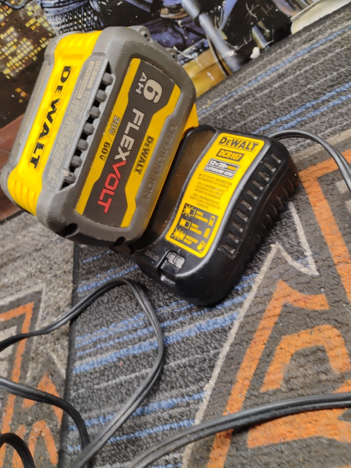 DEWALT DCB606C Flexvolt 60V Max Li-Ion Starter Kit