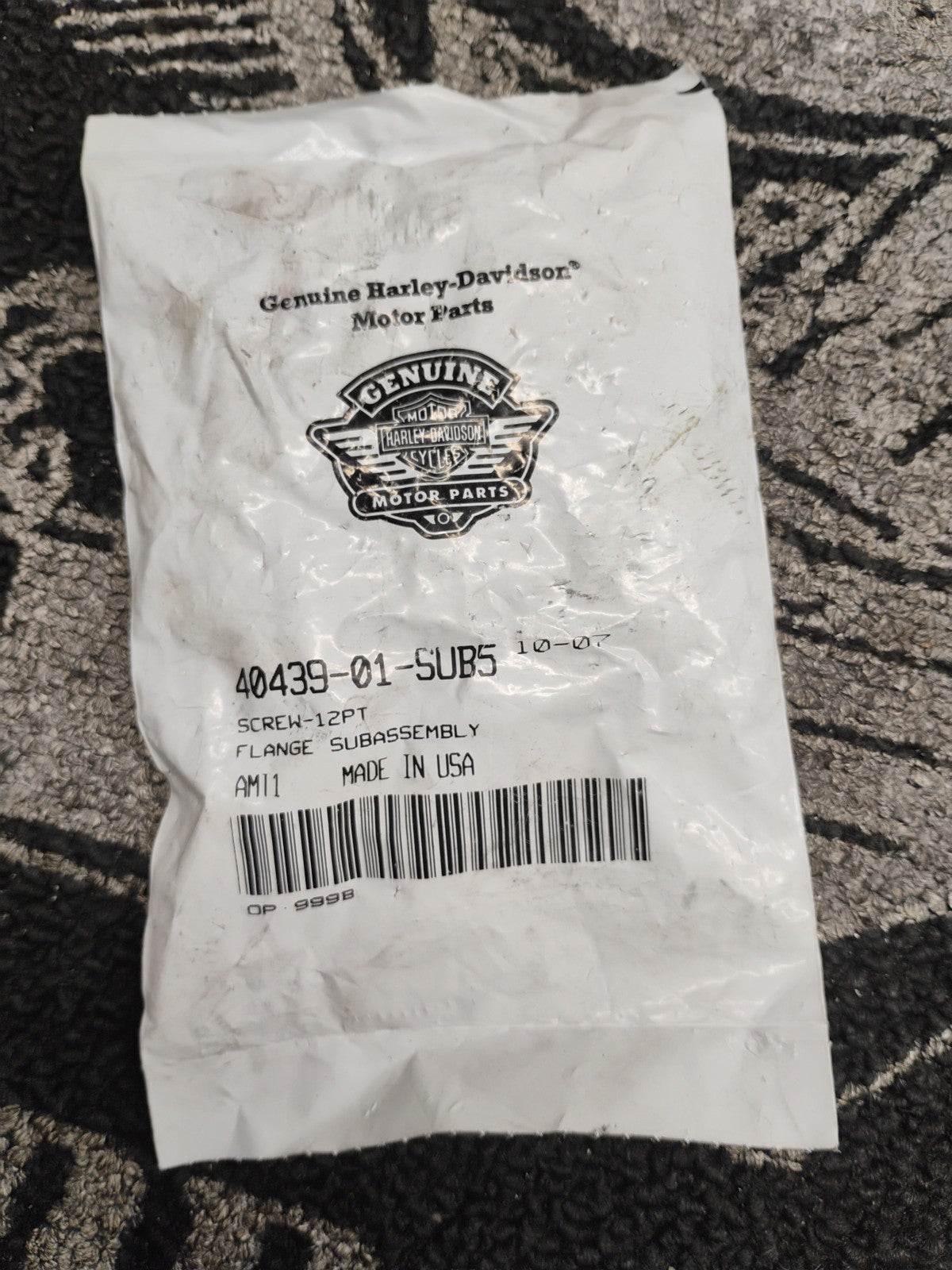 Harley-Davidson OEM 1/2-pt Flange Screw Assembly 40439-01-SUB5
