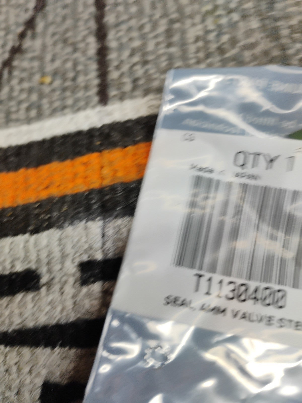 Triumph Daytona Tiger 600 650 660 675 765 800 900 Valve Stem Seal 4mm T1130400