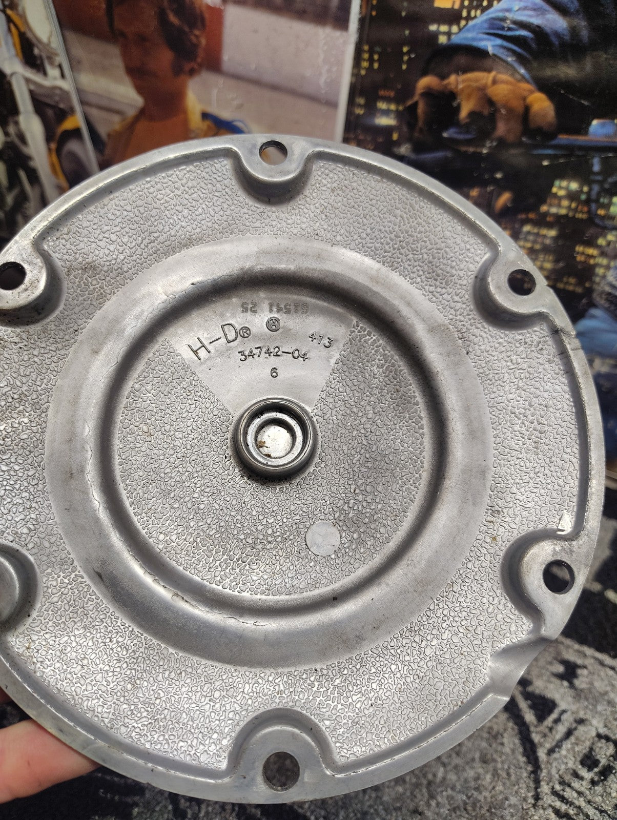 Harley-Davidson OEM Derby Cover 34742-04 Twin Cam Dyna Softail Touring