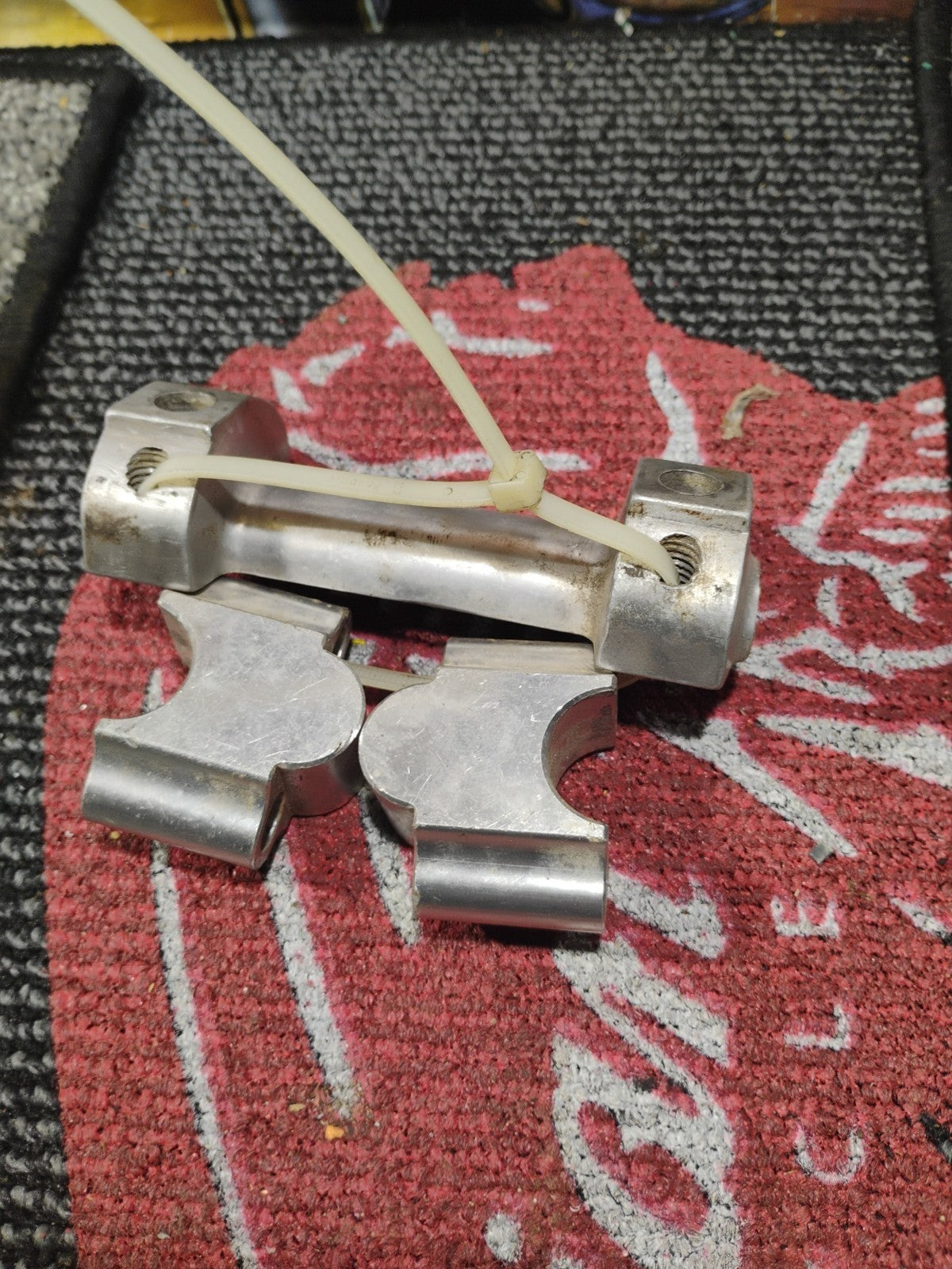 Silver 22mm Handlebar Riser Clamp 30mm Lifting Height for RM125 RM250 RMZ