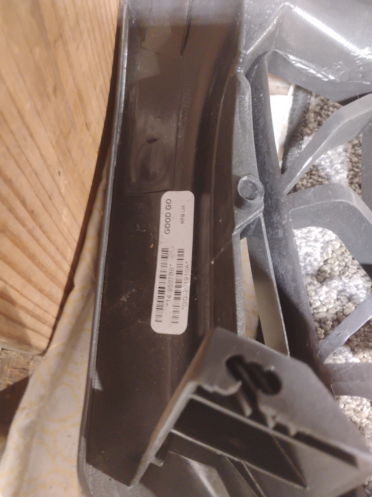 fits 2000-2001 MONTERO SPORT Front Bumper Grille Black NEW