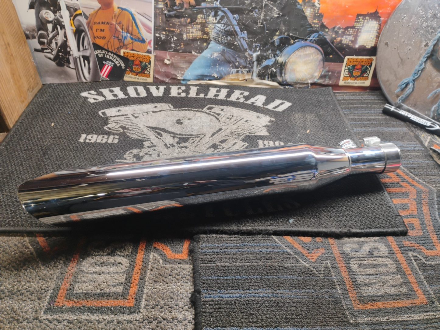Harley-Davidson OEM Shorty Dual Rear Muffler Silencer 80391-04 Chrome