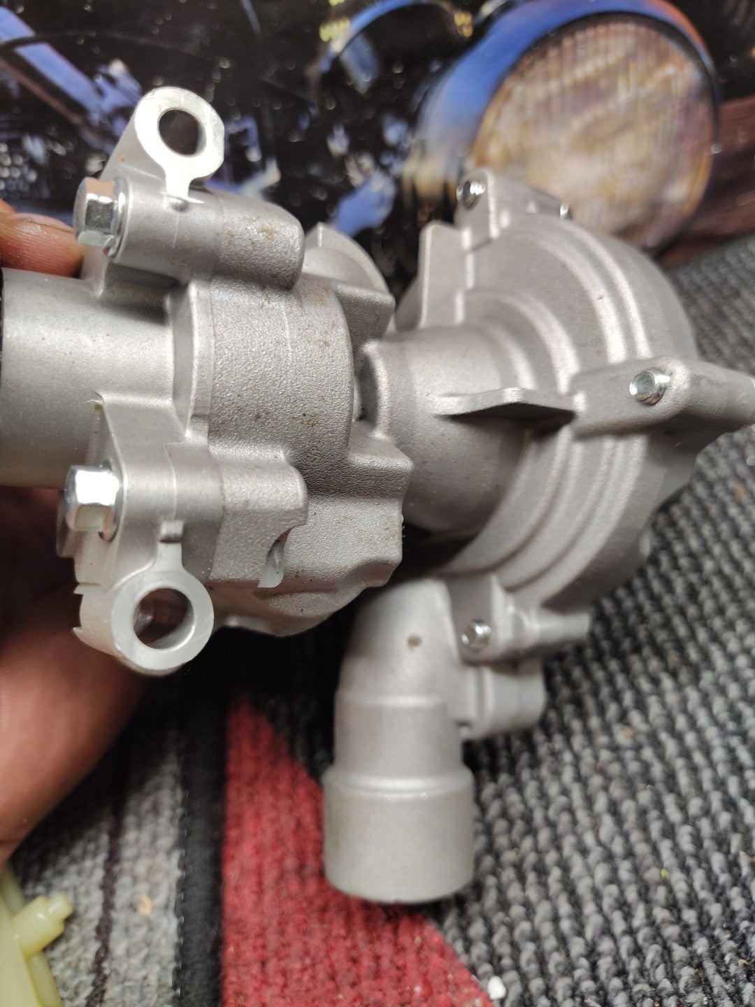 TRIUMPH TIGER 800 XC STREET TRIPLE 675 R OEM OIL & WATER PUMP T1210204 *