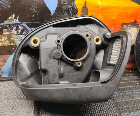 Harley Davidson Milwaukee 8 Touring OEM Air Filter Cleaner Back Plat #46