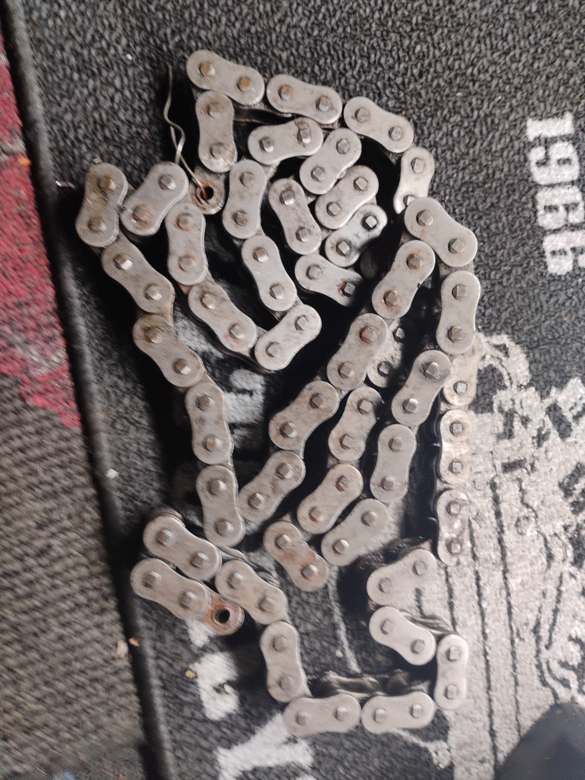  Diamond roller chain, likely a 530XL0 Missing Master Link