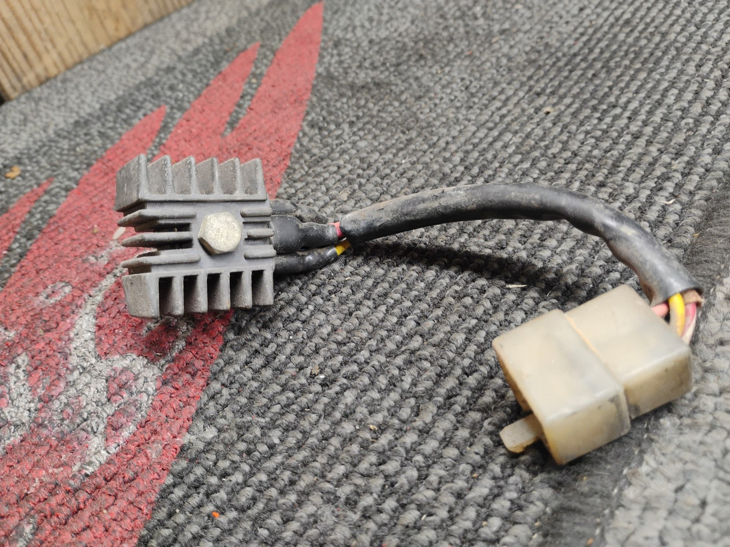 Honda 125 CB CB125 CB125S Voltage Rectifier Unit 