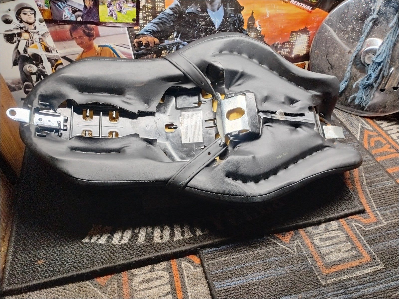OEM Harley-Davidson Reduced Reach Seat Sportster XL 883 1200 2007-Up