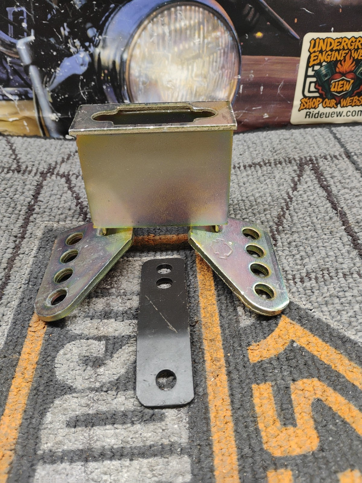 HARLEY DAVIDSON GENUINE TOURING RIDER BACKREST MOUNT 