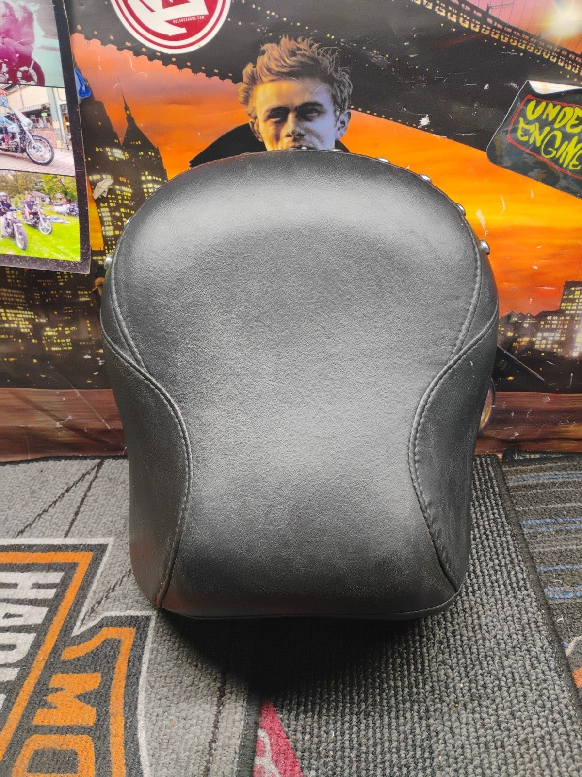 02 Harley Touring Road King FLHR REAR PASSENGER SEAT 