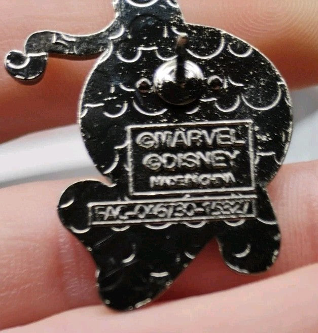 Disney MARVEL SPIDER MAN Art pin 