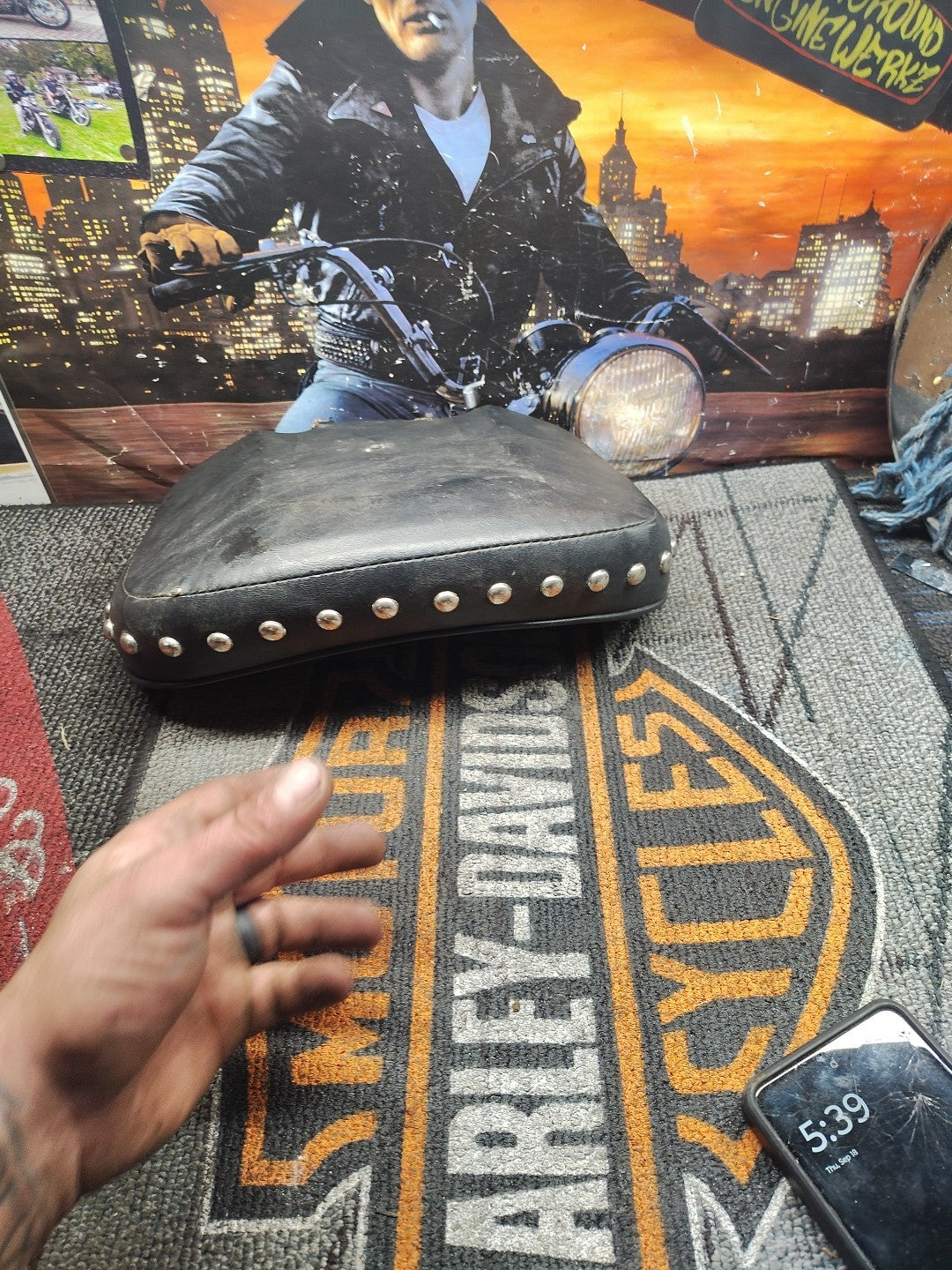 HARLEY Dyna Low Rider SISSY BAR PAD 52348-97 Street Bob Fat Super Wide Glide FXD