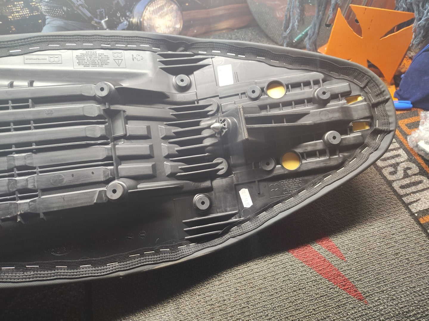 Lowered two-seater saddle, black, original a9700886, Triumph Tiger 660 Sport