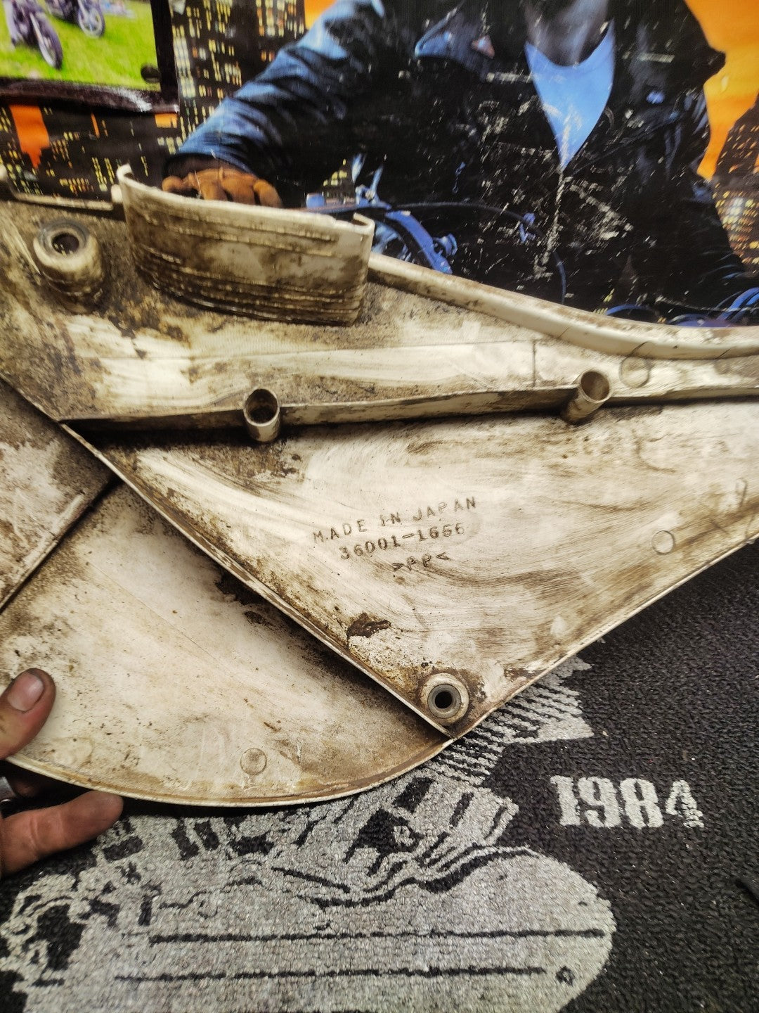 KAWASAKI KX125 2000-2002 LEFT SIDE COVER PANEL OEM 36001-1656