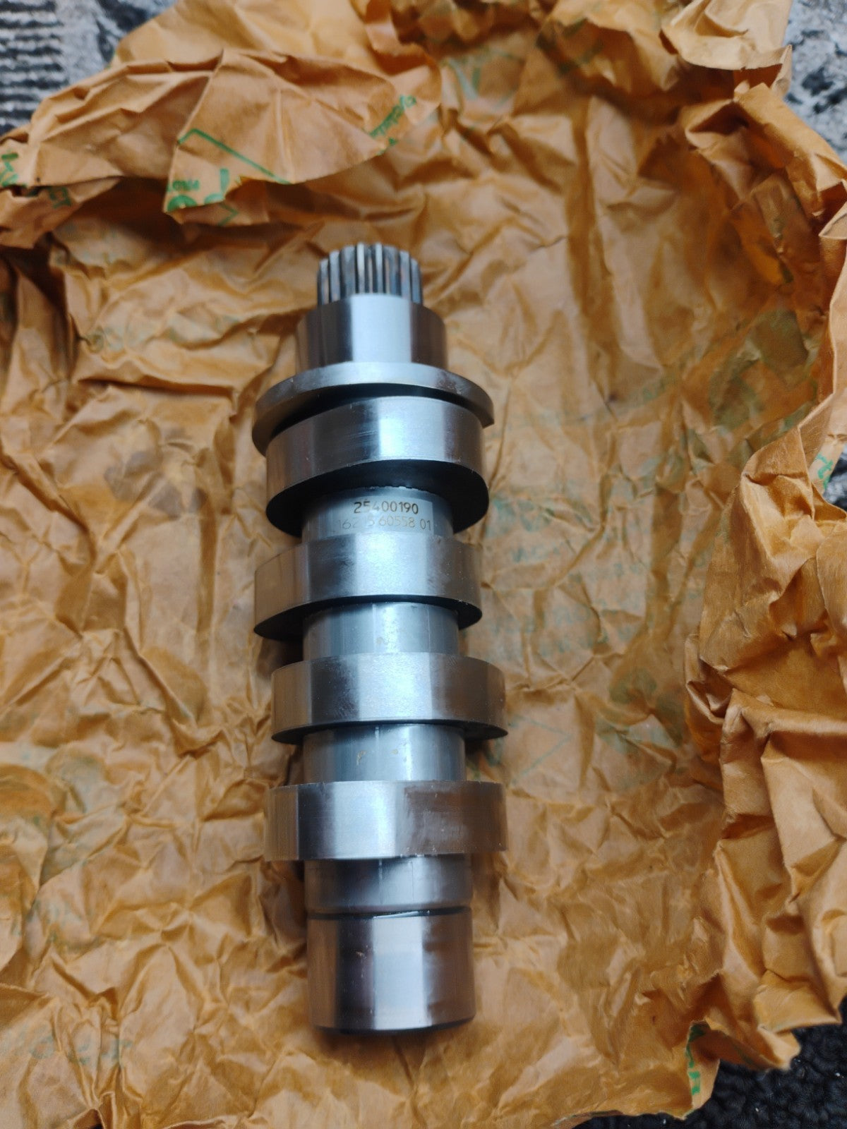 OEM Harley-Davidson Milwaukee-Eight M8 Engine Camshaft 25400190 Stock Cam