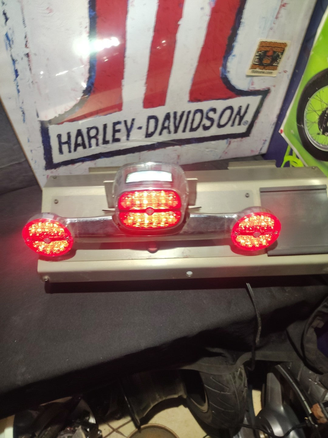 genuine Harley-Davidson dealer LED tail and turn signal light display unit.