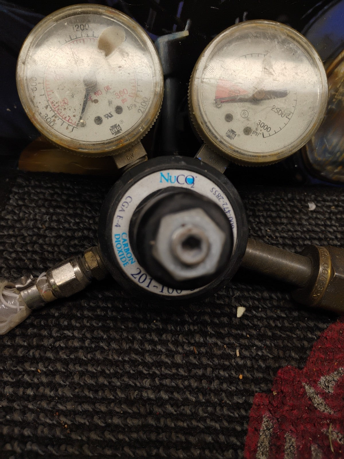 NUCO2 CGA E-4 201-100-580I 3000PSI REGULATOR GAUGE 