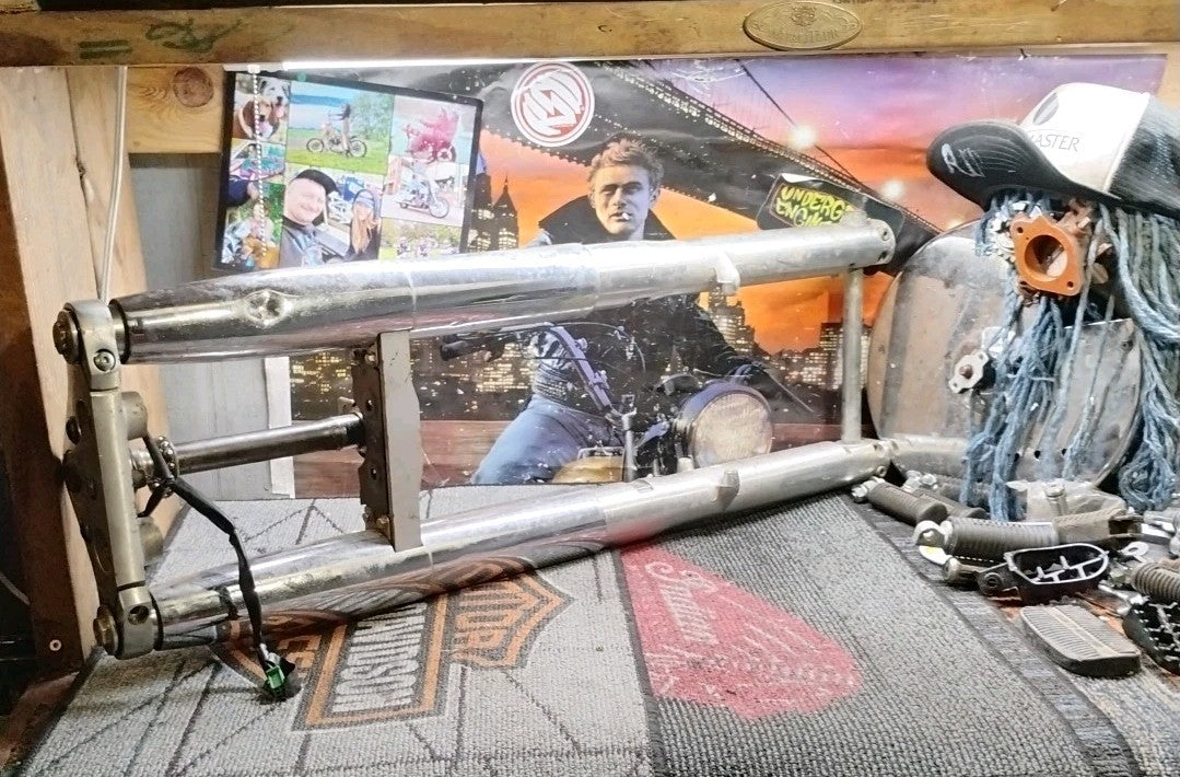 00-07 SHADOW SABRE 1100 FRONT END FORKS FORK TRIPLE TREE CLAMP TOP BOTTOM Axle 