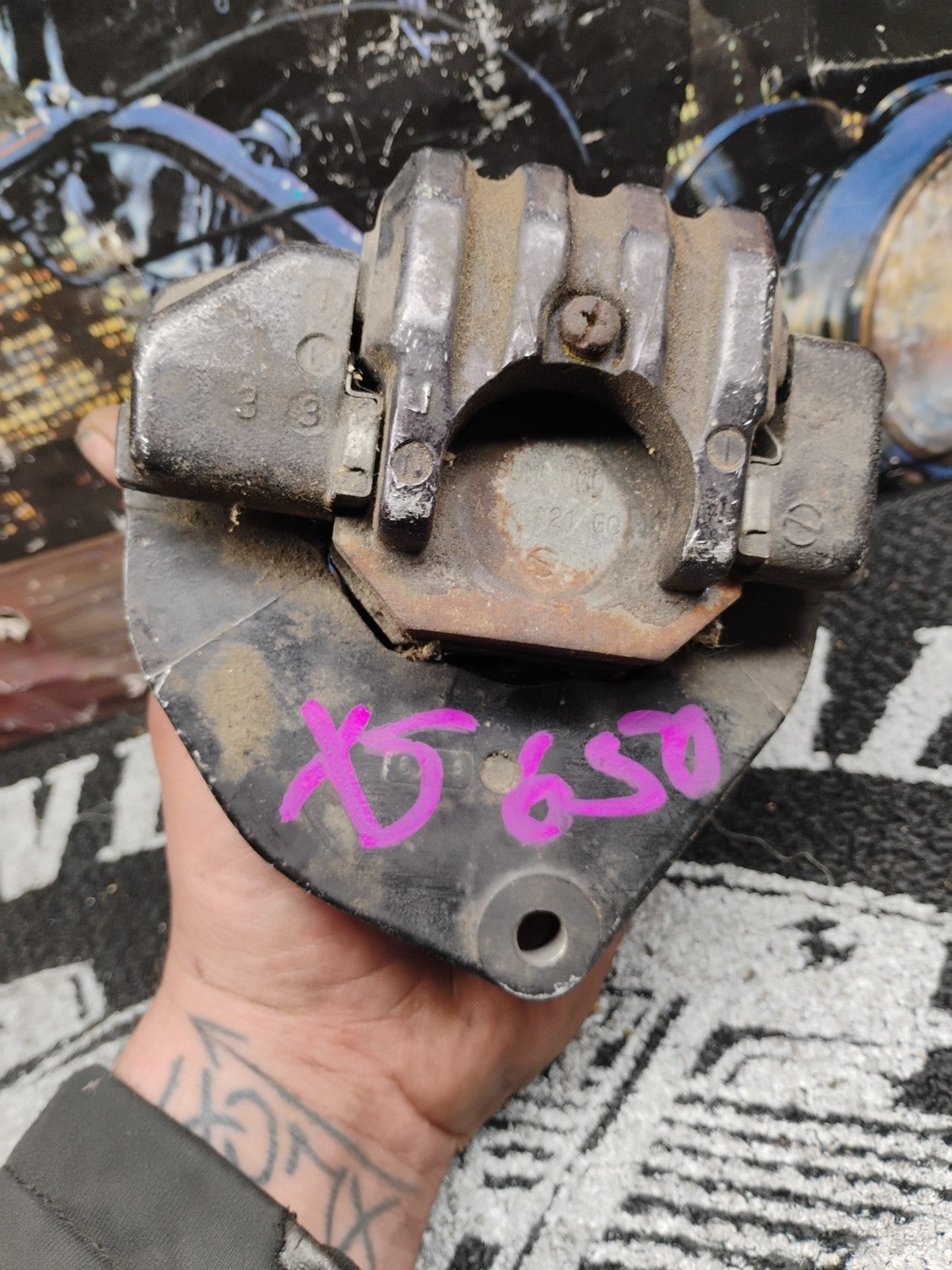 Yamaha XS650 447 Front Right Brake Caliper A4009 TX650 RD400 OEM