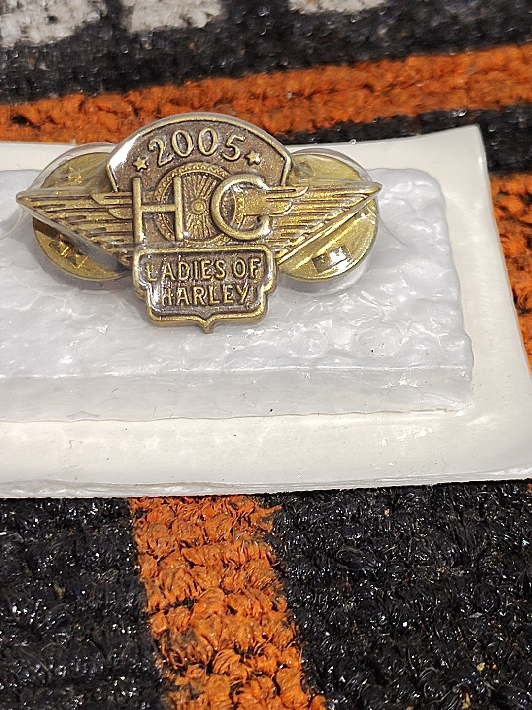 Rare 2005 Ladies Of Harley Davidson Vin Motorcycles HOG Jacket Hat Lapel Pin Nos