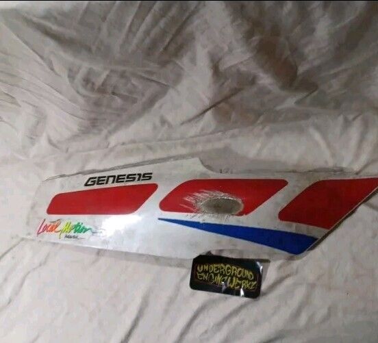 NOS Yamaha Side Cover Assembly 2 UR Silky White 1989-1990 FZR600 3HE-Y2171-00-GE