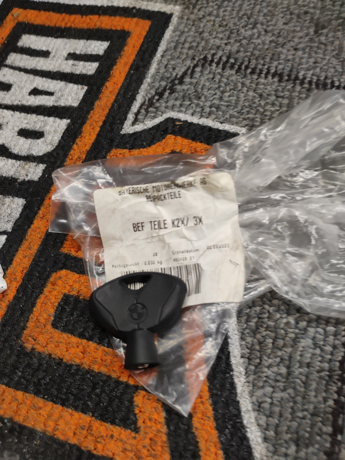 OEM ear Black Motor Fender Seat Tab Bolt Screw Torx Key For 2018 BMW R NINET R9T