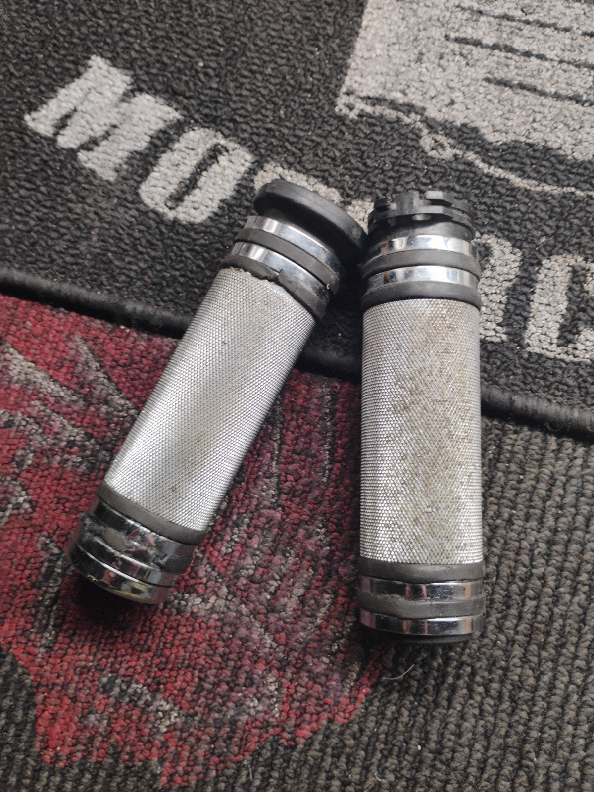 CHROME 1" MOTORCYCLE HANDLEBAR HAND GRIPS FITS FOR HARLEY DYNA SPORTSTER SOFTAIL