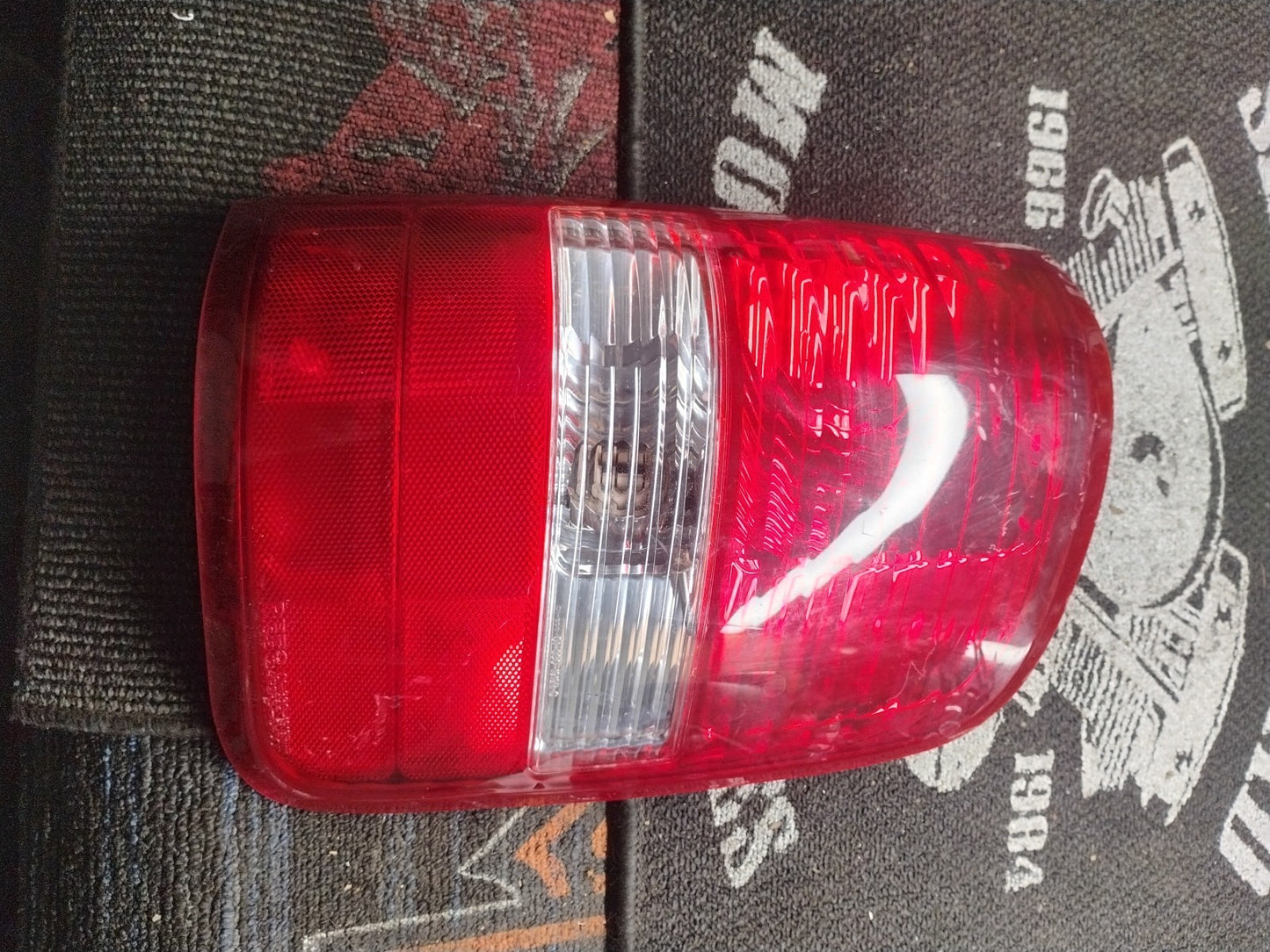 OEM Ford F150 Right Tail Light 2004 2005 2006 2007 2008 Passenger RH 4L3Z-13404-