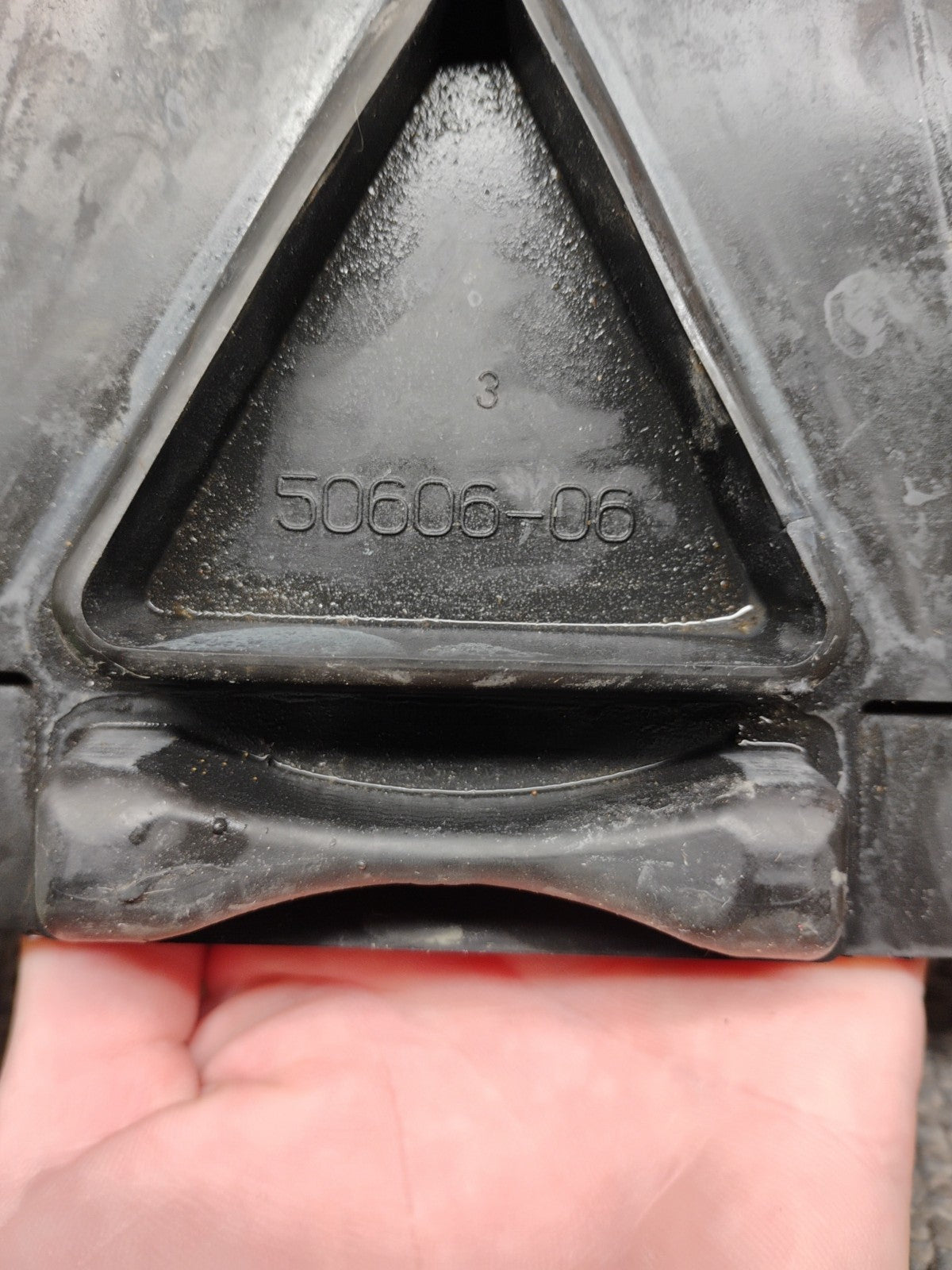 50606-06 HARLEY-DAVIDSON 2006-LATER TOURING LEFT PASSENGER FLOORBOARD PAD OEM 