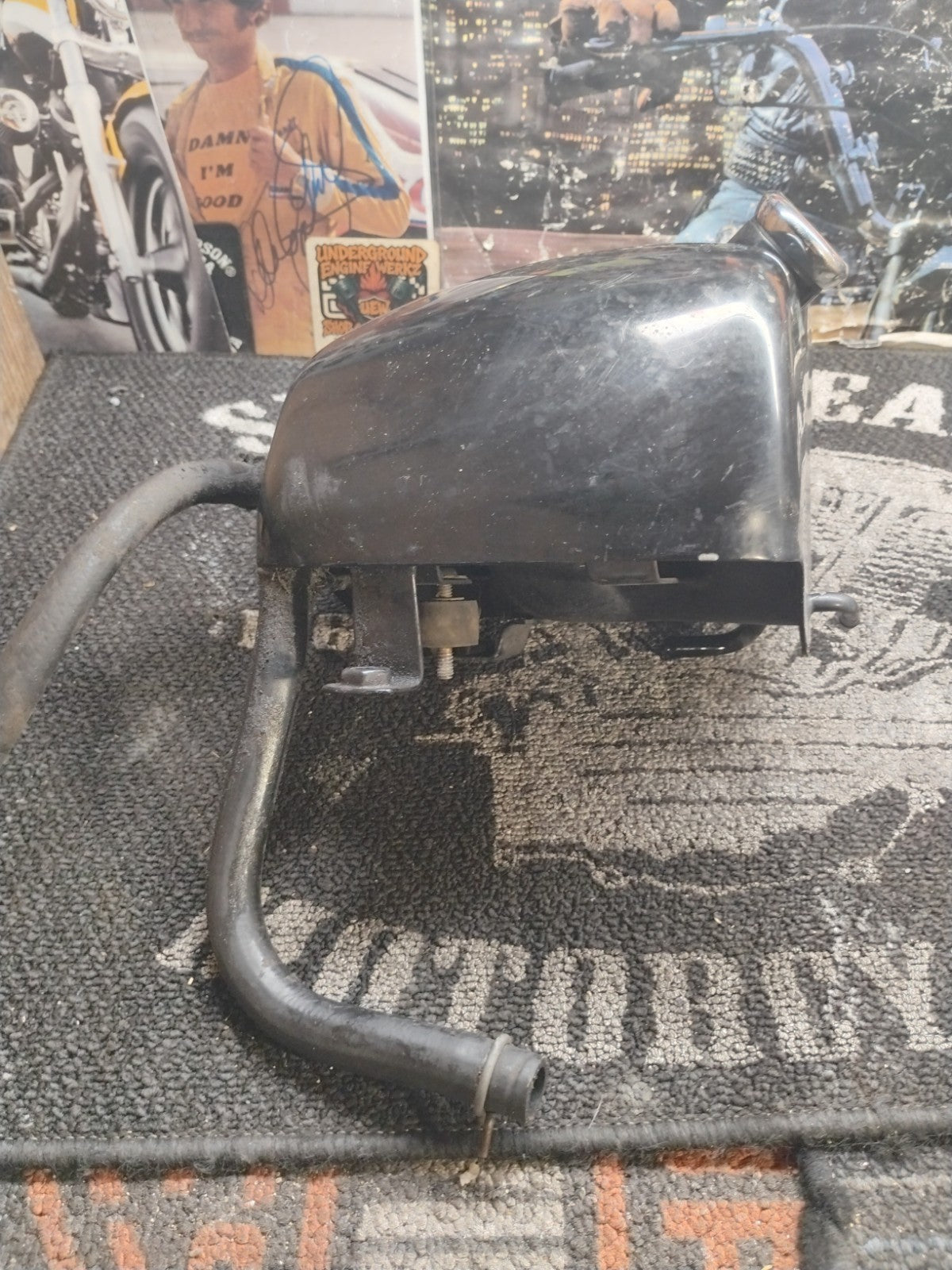 1991-2003 Harley Davidson XL883 883 XL883R Oil Reservoir Tank W/Gauge OEM Black