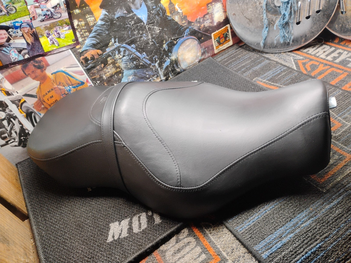 OEM Harley-Davidson Reduced Reach Seat Sportster XL 883 1200 2007-Up