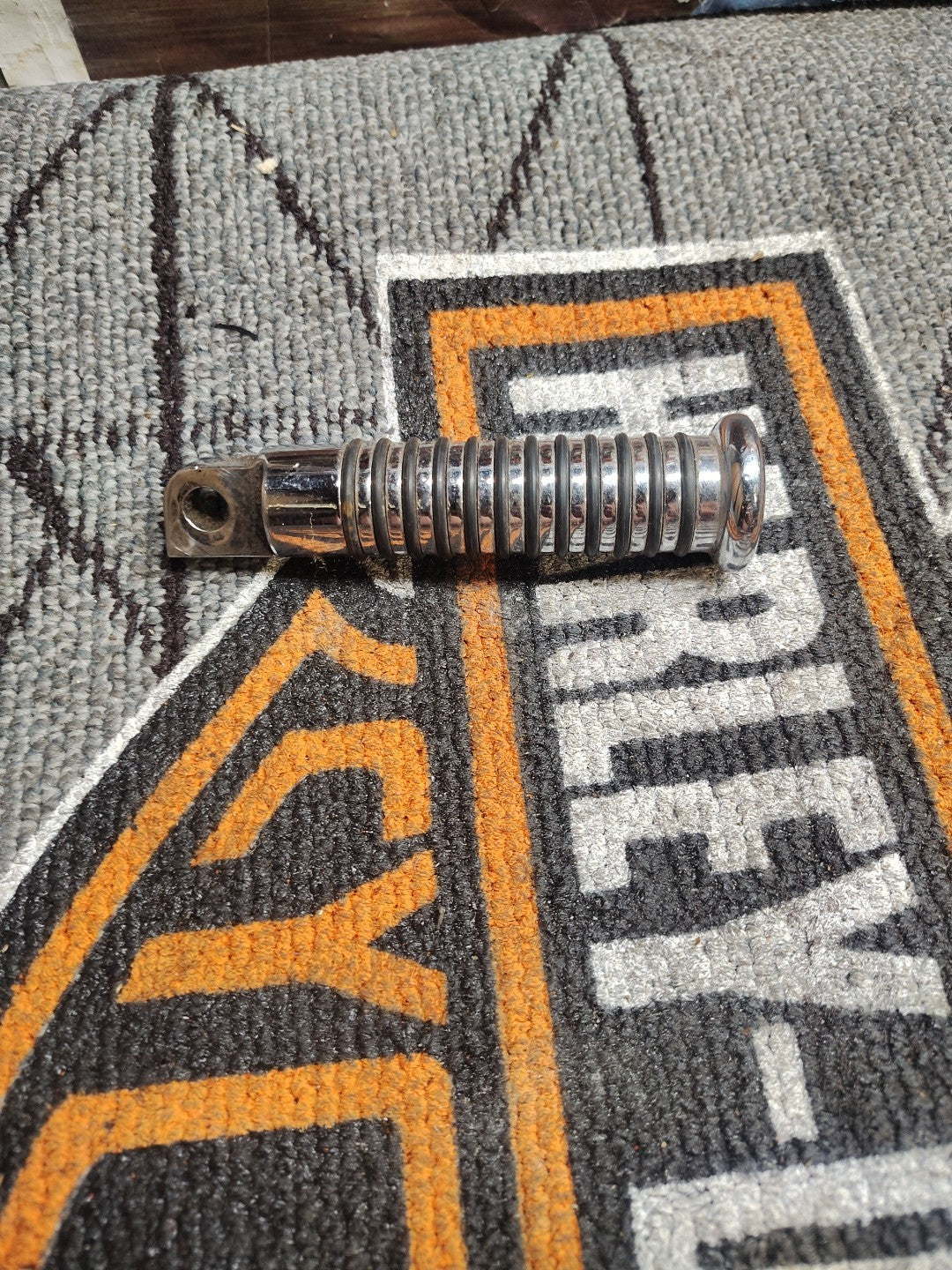 Harley Davidson Chrome Rubber O-Ring Grip RightPeg Male Mount Foot Peg Genuine