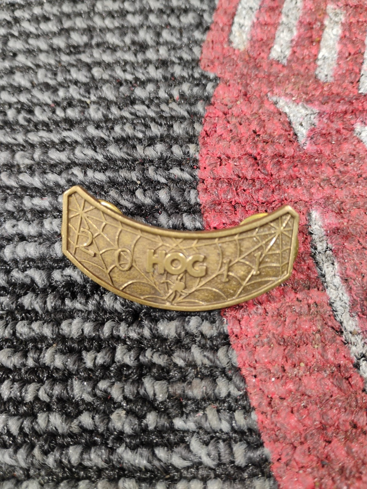 Harley Davidson Lapel Pin HOG 2011 Spider - Web 