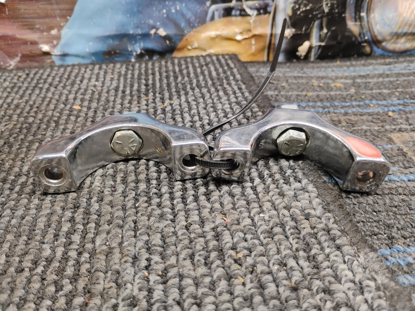 HARLEY Pair FRONT MOUNTING CLAMPs OEM 
