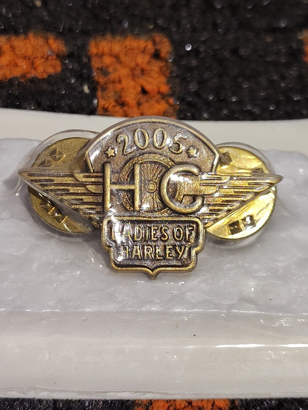 Rare 2005 Ladies Of Harley Davidson Vin Motorcycles HOG Jacket Hat Lapel Pin Nos